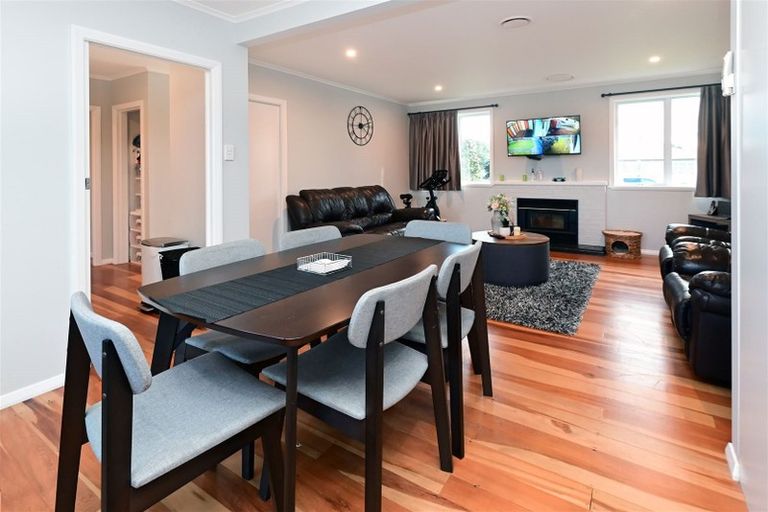 Photo of property in 33 Hill Crescent, Papakura, 2110