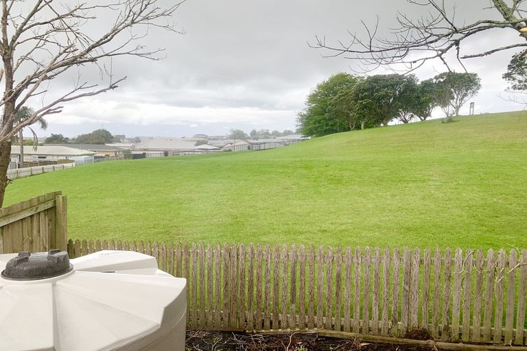 Photo of property in 33 Diana Drive, Glenfield, Auckland, 0627