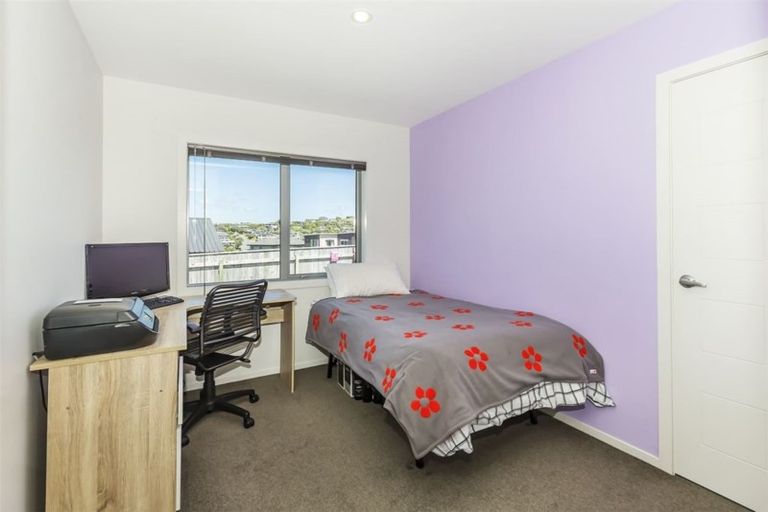 Photo of property in 50 Mo Street, Camborne, Porirua, 5026