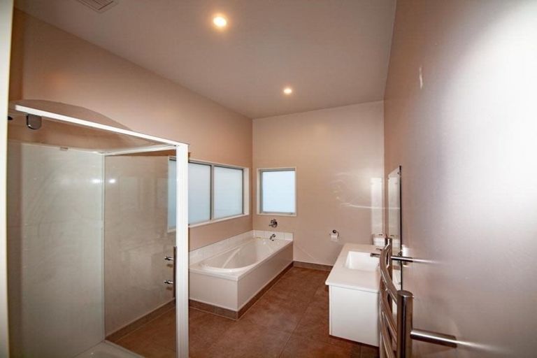 Photo of property in 36f Erlestoke Crescent, Churton Park, Wellington, 6037