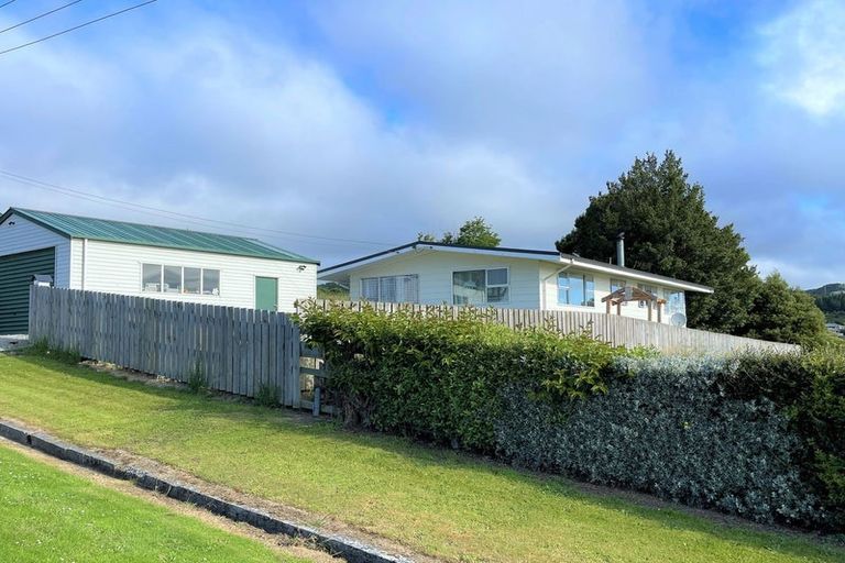 Photo of property in Kaitangata School, 48 Poole Street, Kaitangata, 9210