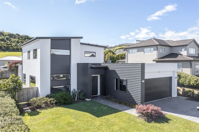 Photo of property in 68 Aotea Drive, Aotea, Porirua, 5024