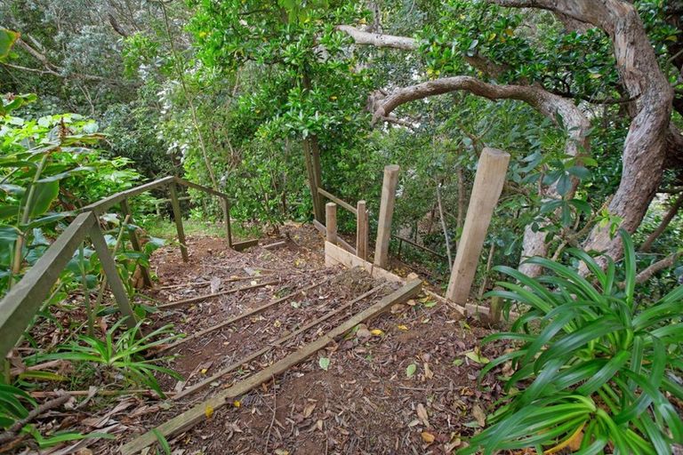 Photo of property in 35 Pohutukawa Drive, Athenree, Katikati, 3177