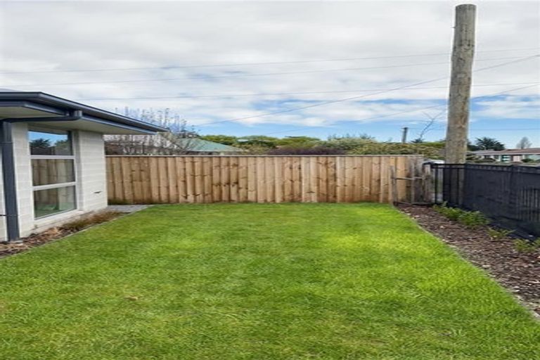 Photo of property in 9/3 Nyoli Street, Northcote, Christchurch, 8052