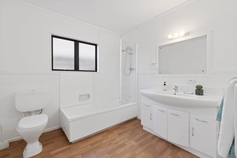 Photo of property in 1/16 Dalmahoy Place, Wattle Downs, Auckland, 2103