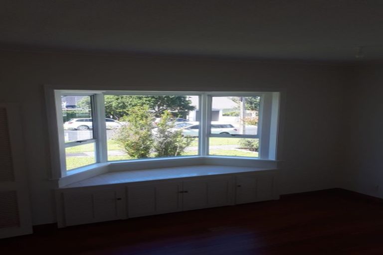 Photo of property in 22 Niccol Avenue, Narrow Neck, Auckland, 0624