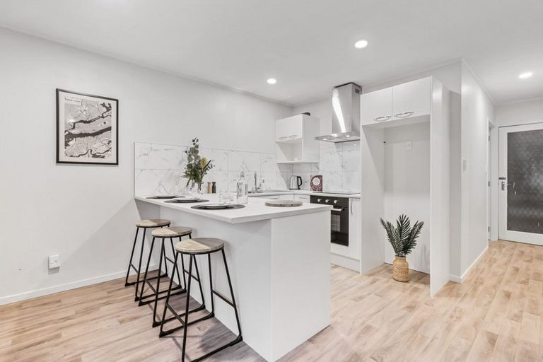 Photo of property in 2/31 Bowater Place, Manurewa, Auckland, 2102