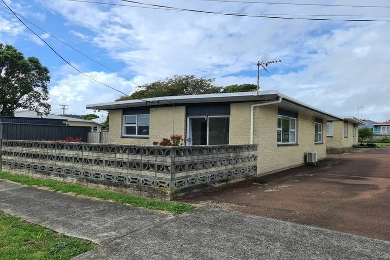 Photo of property in 137a Ngamotu Road, Spotswood, New Plymouth, 4310