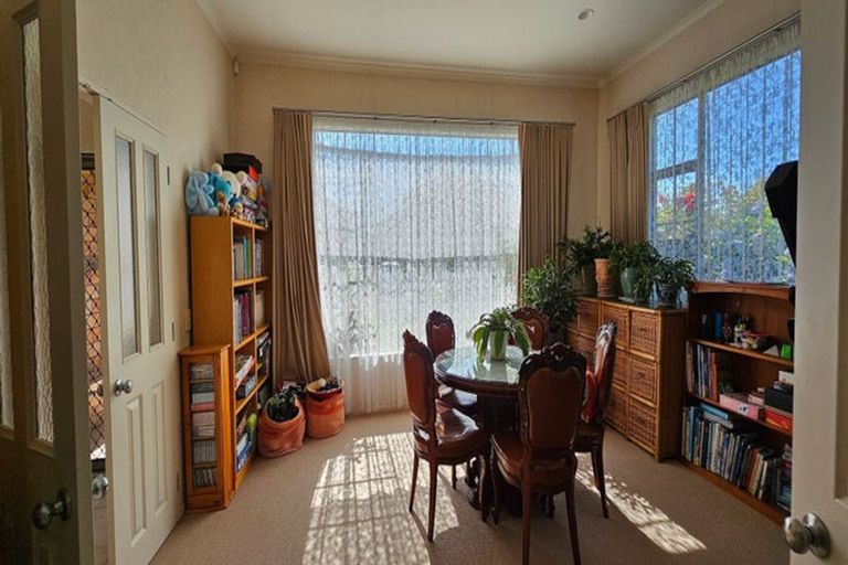 Photo of property in 4 Oswald Close, Flat Bush, Auckland, 2016
