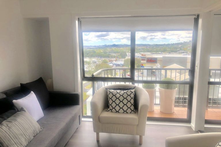 Photo of property in The Rennaissance, 5j/18 Ronwood Avenue, Manukau, Auckland, 2104