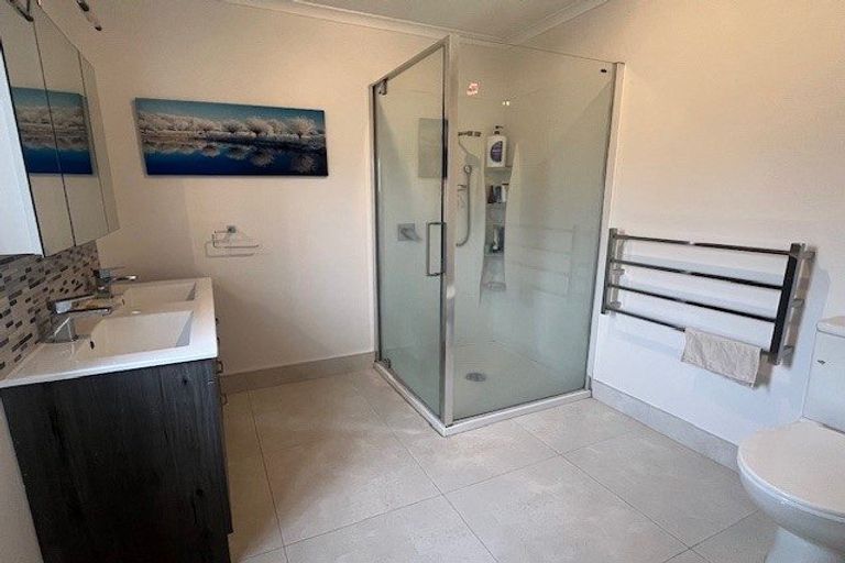 Photo of property in 62 Somerville Road, Shelly Park, Auckland, 2014