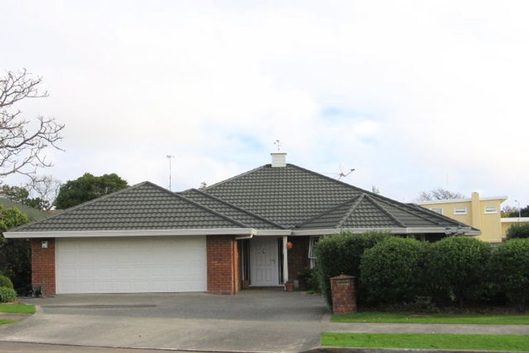 Photo of property in 22 Phoenix Avenue, Hokowhitu, Palmerston North, 4410