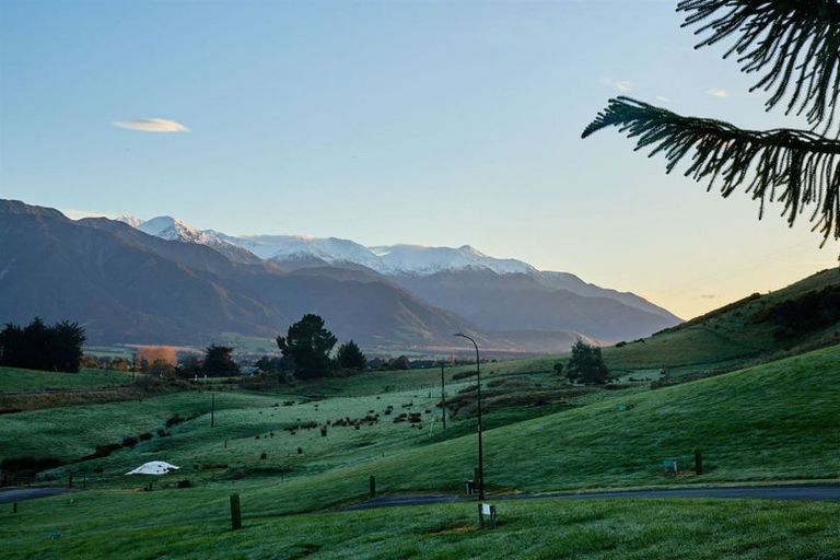 Photo of property in 6 Knowles Crescent, Kaikoura Flat, Kaikoura, 7371