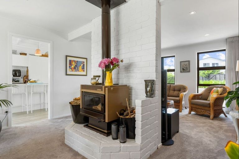 Photo of property in 130 Moana Anu Anu Avenue, Whangamata, 3620