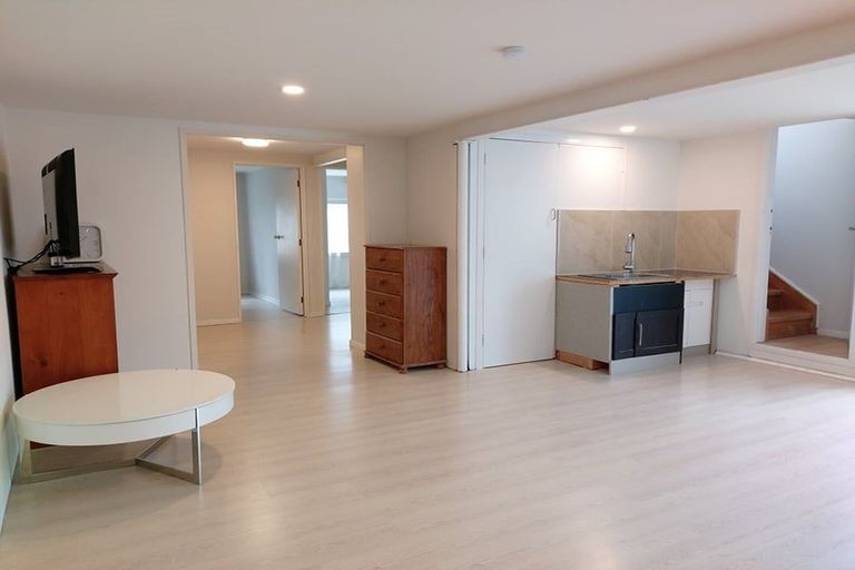 Photo of property in 2/55 Glenmore Road, Sunnyhills, Auckland, 2010