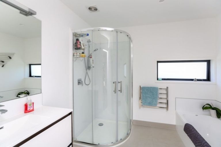 Photo of property in 51 Poplar Grove, Whalers Gate, New Plymouth, 4310