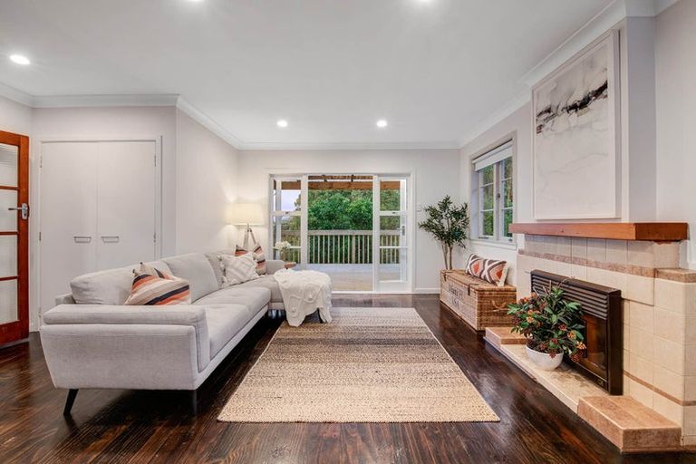 Photo of property in 3 Moffat Road, Red Beach, 0932