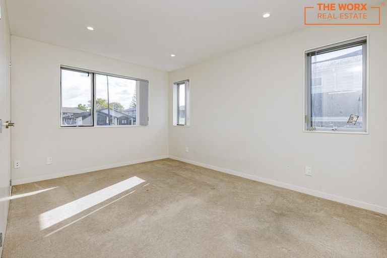 Photo of property in 11 Regis Park Drive, Pukekohe, 2120