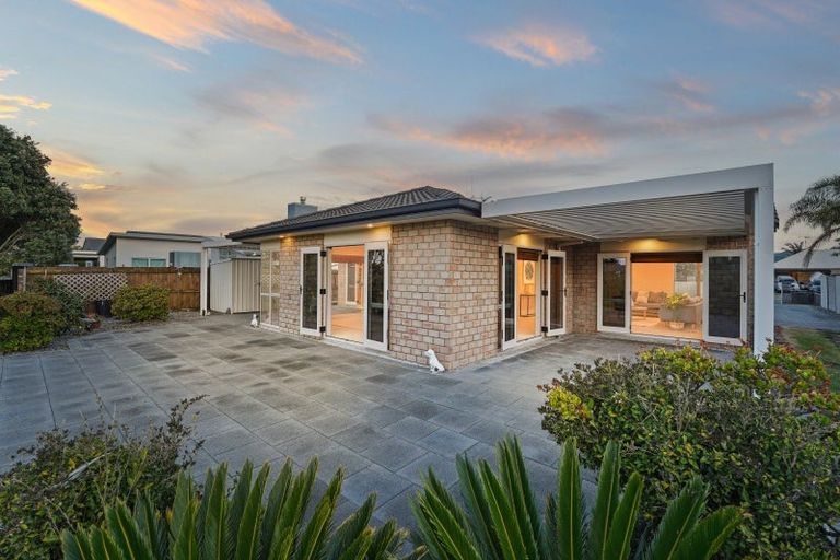 Photo of property in 73 Oriental Parade, Papamoa Beach, Papamoa, 3118