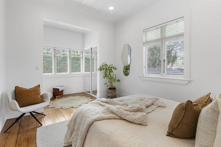 Photo of property in 29 Stafford Road, Northcote Point, Auckland, 0627