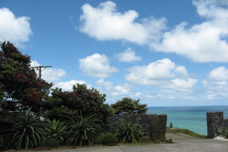 Photo of property in 20 Ngatira Road, Muriwai, 0881