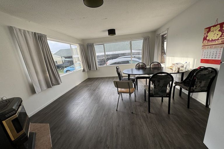 Photo of property in 32 Dunbarton Street, Redwood, Christchurch, 8051