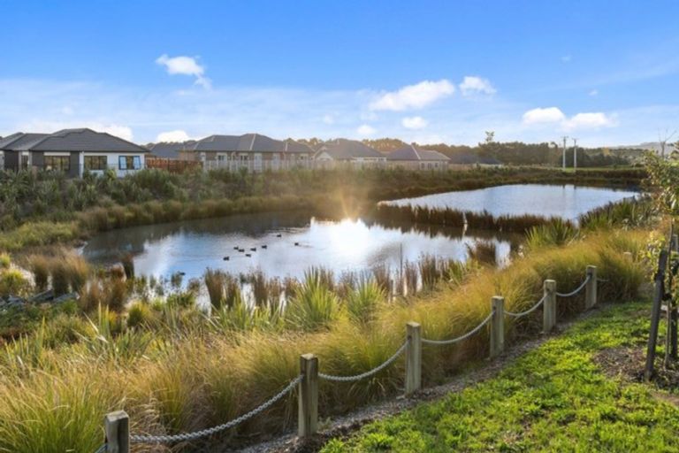 Photo of property in 2 Frazen Avenue, Papakura, 2110