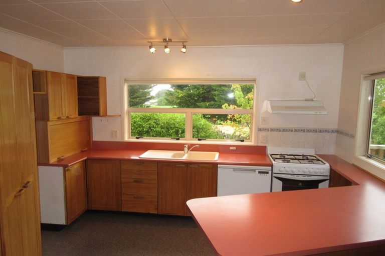 Photo of property in 15 Kowhai Grove, Raumati Beach, Paraparaumu, 5032