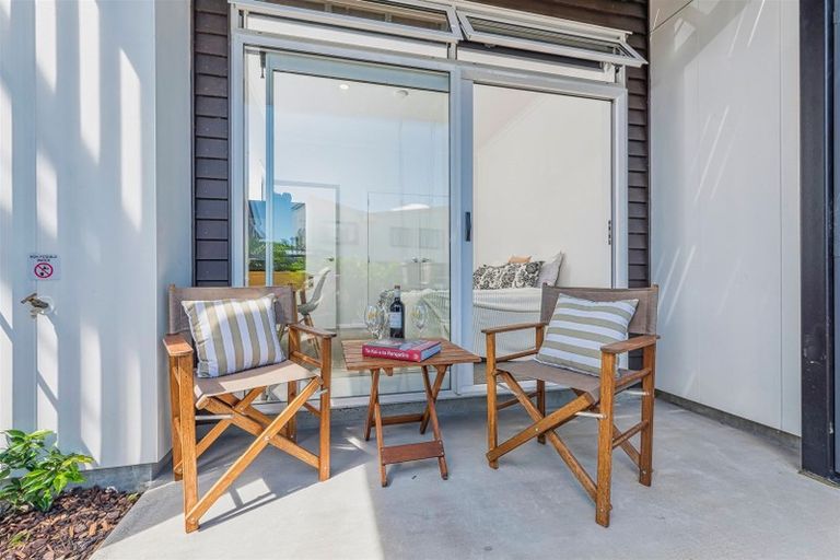 Photo of property in 25 Marine Parade, Hobsonville, Auckland, 0616