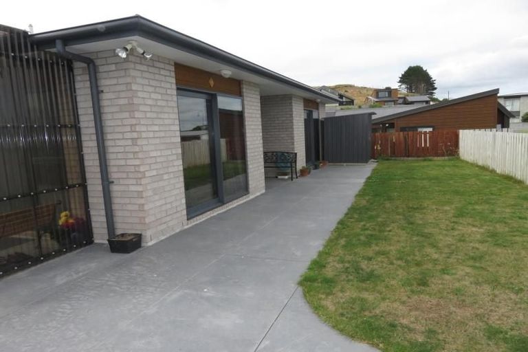 Photo of property in 5 Tea Tree Lane, Woodridge, Wellington, 6037