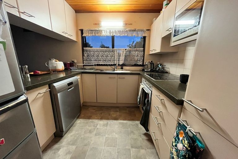 Photo of property in 3 Malters Place, Browns Bay, Auckland, 0630