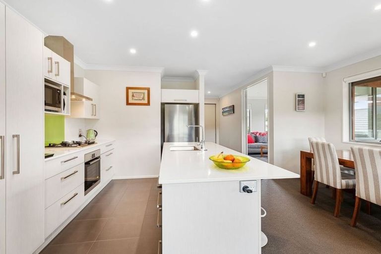 Photo of property in 20 Mervyn Kemp Drive, Tawa, Wellington, 5028