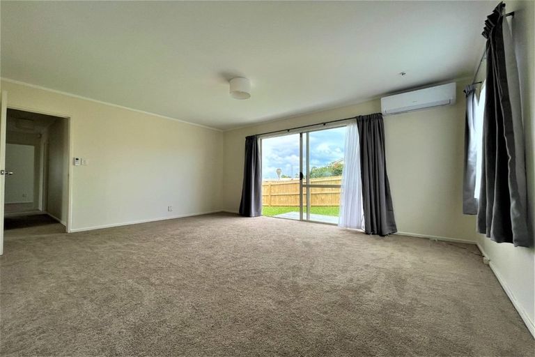 Photo of property in 1/136 Shifnal Drive, Randwick Park, Auckland, 2105