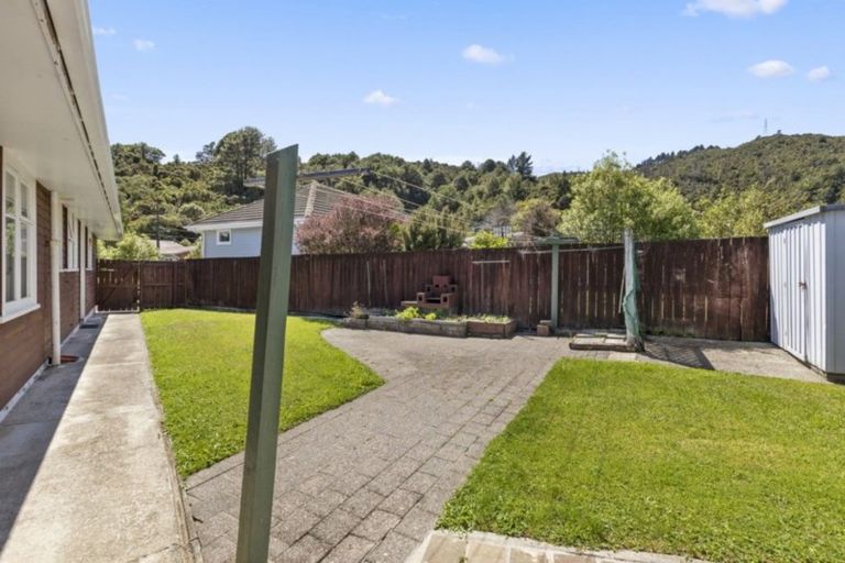 Photo of property in 2 Lowry Crescent, Stokes Valley, Lower Hutt, 5019