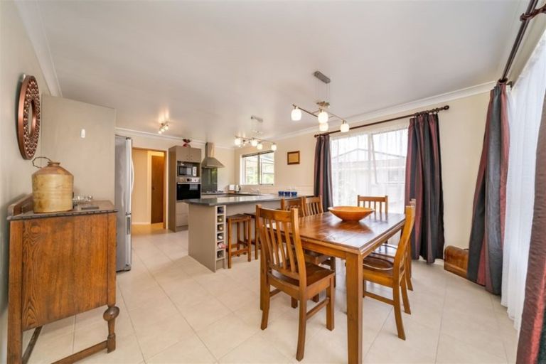 Photo of property in 30 Larchmont Grove, Totara Park, Upper Hutt, 5018