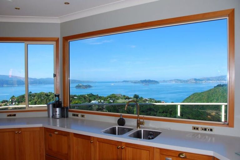 Photo of property in 4 Green Park Lane, Korokoro, Lower Hutt, 5012