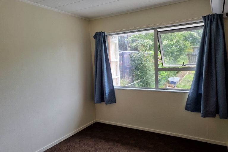 Photo of property in 3/58 View Road, Henderson, Auckland, 0612