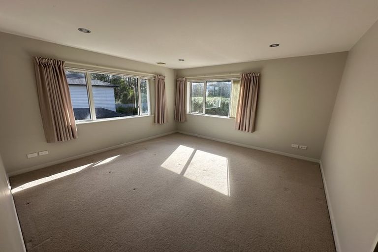 Photo of property in 72 Harrowglen Drive, Northcross, Auckland, 0630