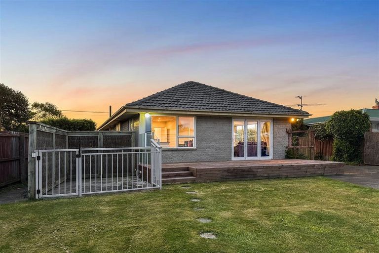 Photo of property in 76 Cotswold Avenue, Bishopdale, Christchurch, 8053