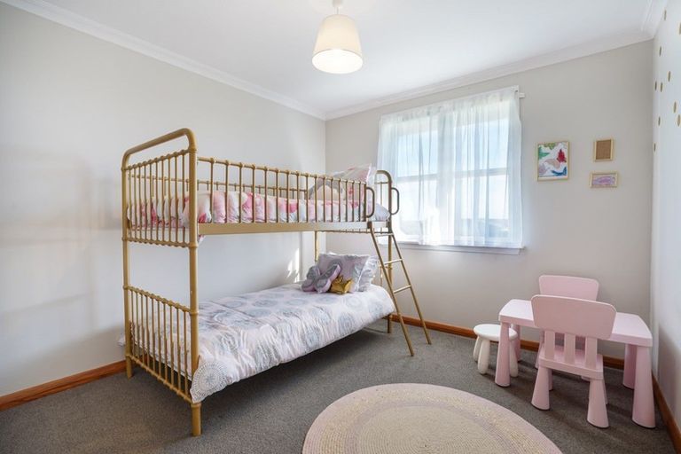 Photo of property in 28 Rata Street, Tokomaru, Palmerston North, 4474