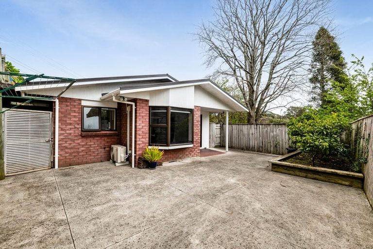 Photo of property in 10 Clawton Street, Westown, New Plymouth, 4310