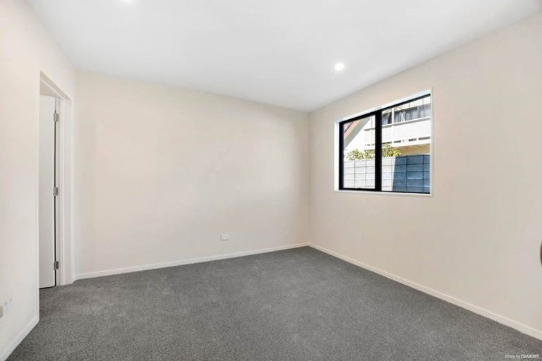 Photo of property in 4b The Parade, Bucklands Beach, Auckland, 2012