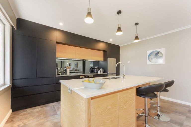 Photo of property in 14 Seaview Crescent, Picton, 7220