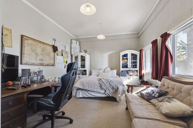 Photo of property in 2 Hobson Street, New Plymouth, 4312