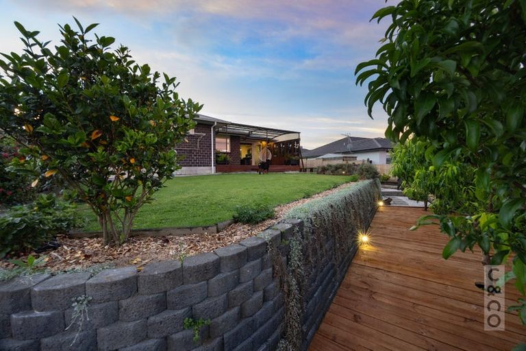 Photo of property in 96 Pohutukawa Parade, Riverhead, 0820