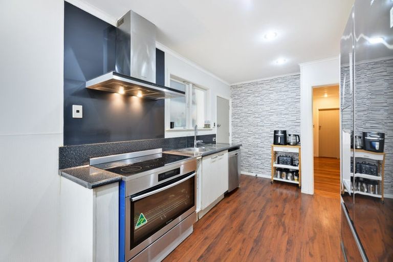 Photo of property in 44 Kohekohe Street, New Lynn, Auckland, 0600