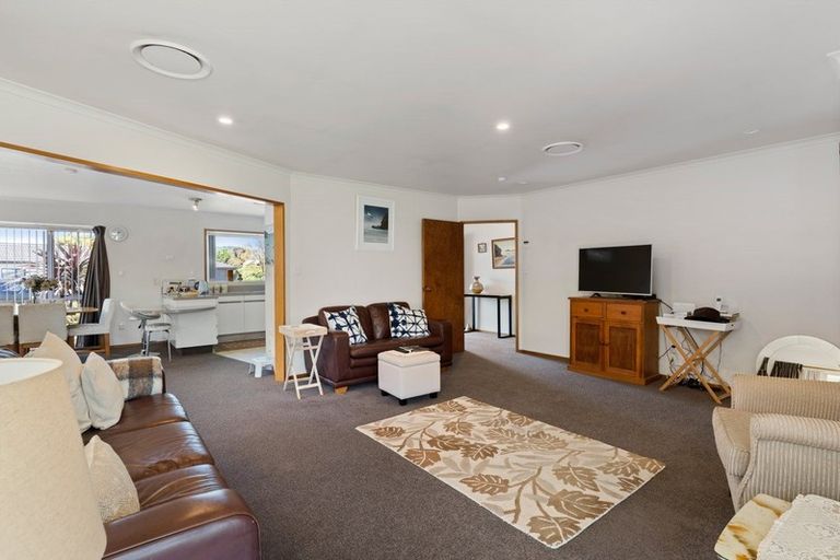Photo of property in 10 Addison Place, Halswell, Christchurch, 8025