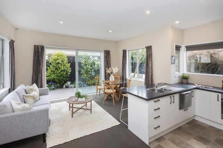 Photo of property in 4/6 Kauri Street, Riccarton, Christchurch, 8041