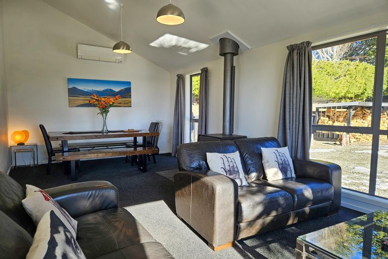 Photo of property in 12 O'neill Place, Lake Tekapo, 7999