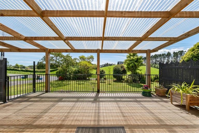 Photo of property in 20 Dudley Road Lower, Inglewood, 4386